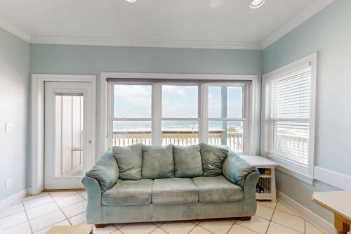 Fort Fun West by Meyer Vacation Rentals – Gulf Shores, AL