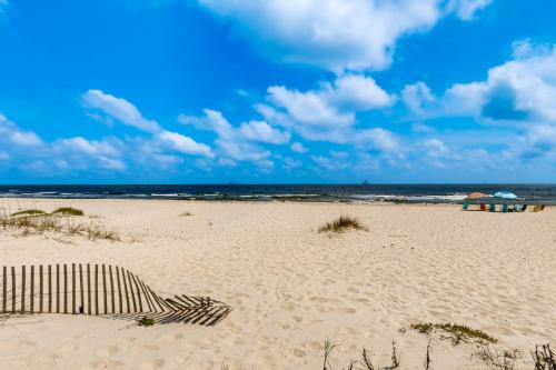 Fort Fun West by Meyer Vacation Rentals – Gulf Shores, AL