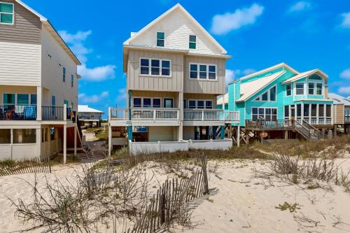 Fort Fun West by Meyer Vacation Rentals – Gulf Shores, AL