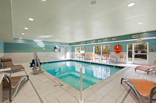 Holiday Inn Express & Suites - North Brunswick, an IHG Hotel in North Brunswick, USA