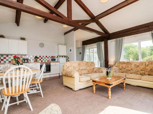 Exterior view, Swallows in Ventnor West