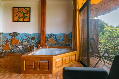Hot tub, Hotel San Bada Resort & Spa in Quepos