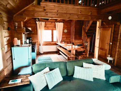 Kangru Holiday Home in Mandjala