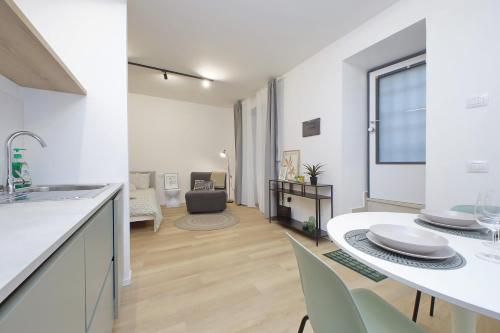 Charm Apartment San Giovanni, Рим (фото 2)