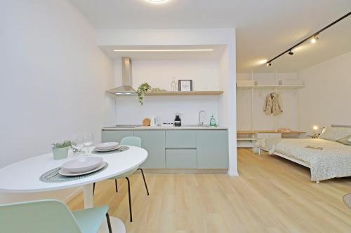 Charm Apartment San Giovanni, Рим (фото 5)