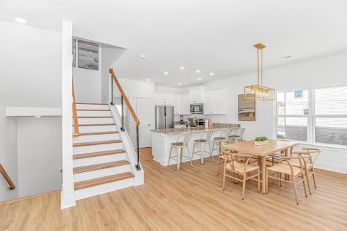 4BR Beach House with Private Pool 1000ft from the beach