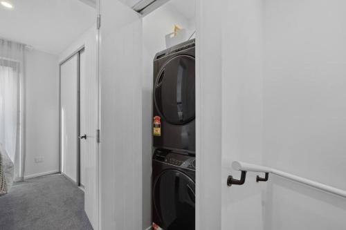 Three-Bedroom Townhouse image 10