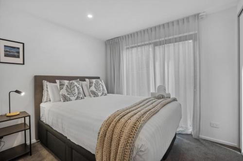 Three-Bedroom Townhouse image 9