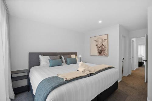 Ride Recover & Rest | Arthurs Point Stay Near Ski & Hot Pools - image 3