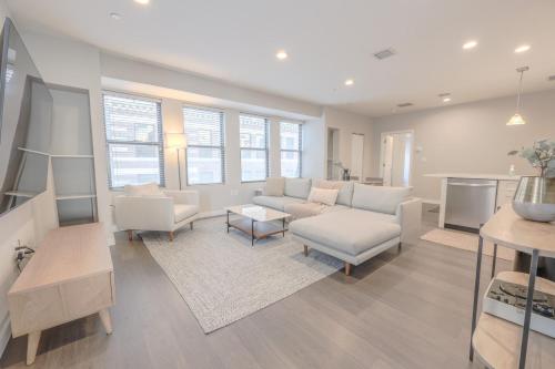 Luxury Loft Washer and Dryer Pet Friendly
