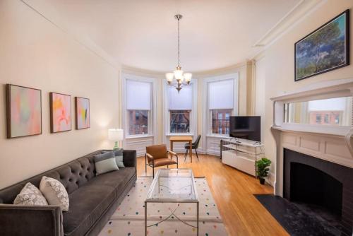 Beautiful Newbury St 1 Bedroom unit