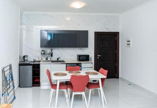 One-Bedroom Apartment image 1