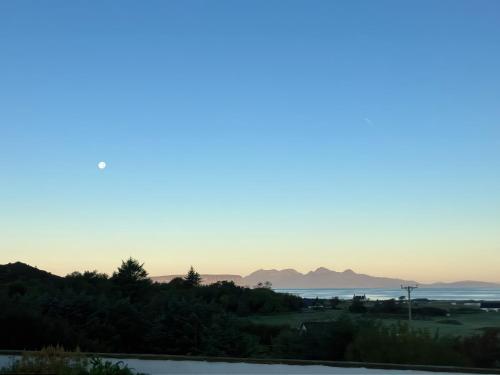 A szálláshely kívülről, Glen Mhor Lodge in Arisaig
