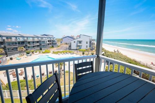 Pelican's Post -Ocean, Pool Views, Private Balcony