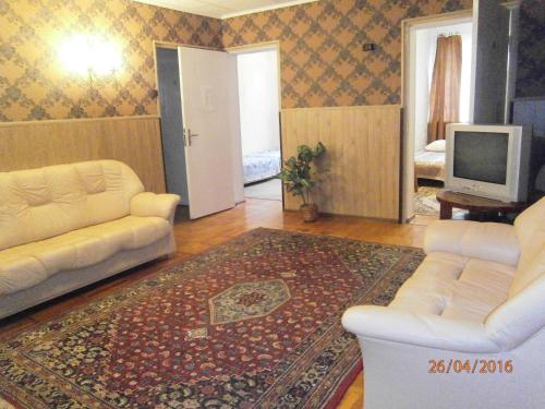 White House - image 9