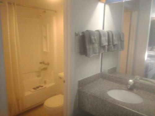 2 Double Beds Hotel Studio 202 in ลิฟวิงสตัน (TX)