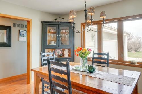 Tennis Court and Deck Pet-Friendly Charles City Gem in Charles City (IA)