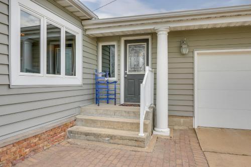 Tennis Court and Deck Pet-Friendly Charles City Gem in Charles City (IA)