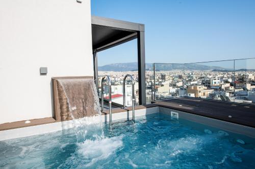 Nikki's Skylight Suite with private swimming pool, Athen (Foto 6)
