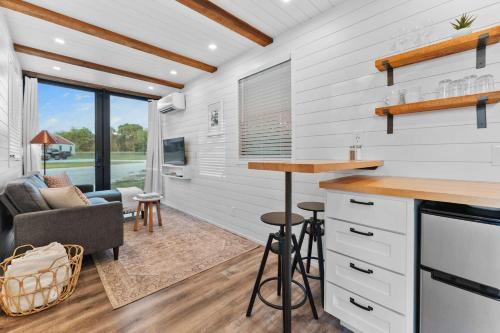 Stunning 2-Story Container Home with Rooftop Terrace thumb 3