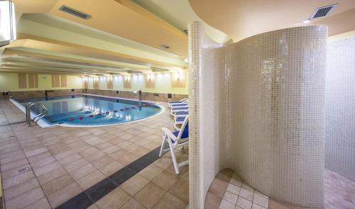 Hotel Murowanica - image 13