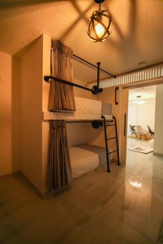 Qantic Lodging & Rooftop, Медельин (фото 8)