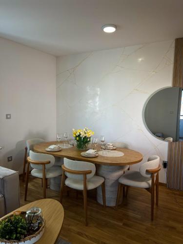 Ninth Cloud Apartman in Telep