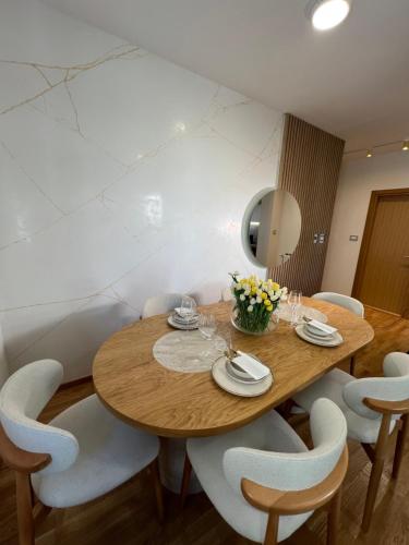 Ninth Cloud Apartman in Telep