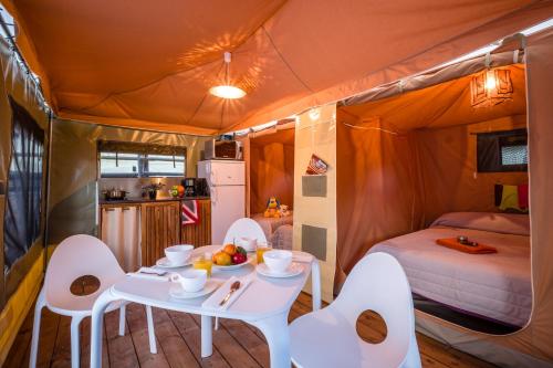 Camping Torre de la Mora