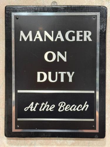 Hole Inn the Wall Hotel - Fort Walton Beach - Sunset Plaza - nearby Beaches & Hurlburt