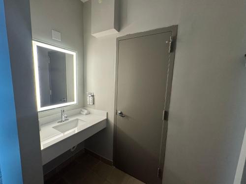 Suite with Two Queen Beds image 6