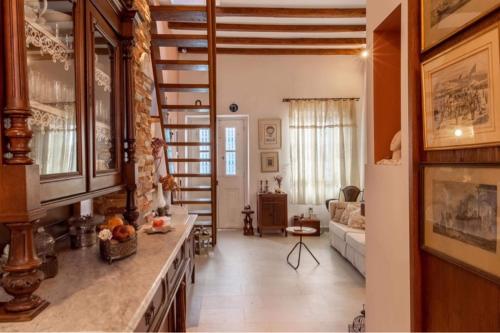 Traditional two floor house 75m2, Andros (foto 2)
