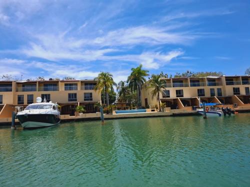 Exclusive Loft in Barú, access by sea and land, Isla Barú
