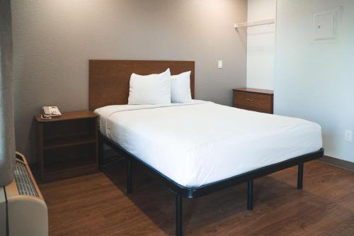 Queen Room - Disability Access - Roll in Shower