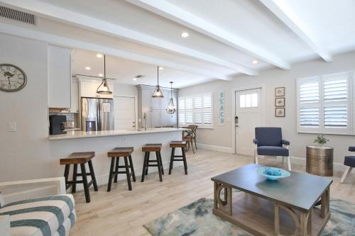 Copacabana Boaters Dream Home In Anna Maria – Anna Maria, FL
