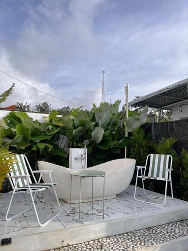 Open air bath, Querencia Farm & Cabin in Bedugul