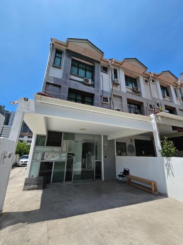 Exterior view, Sunny Point Hostel in Gelugor