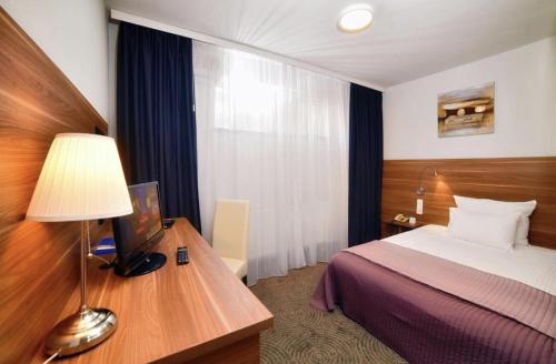 Budget Double Room image 1