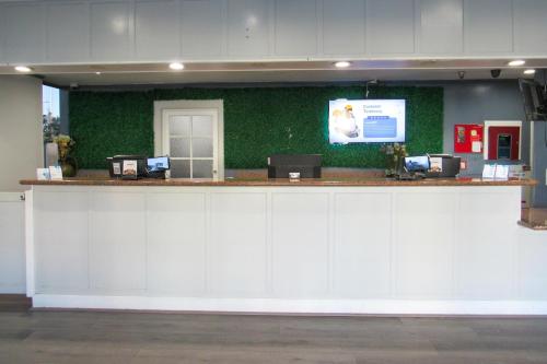Capri Suites Anaheim - image 12
