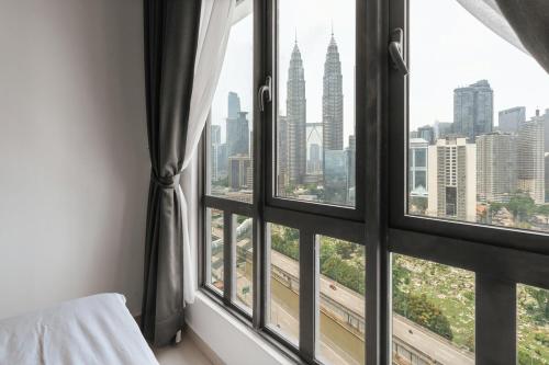 Legasi 3 Premium Bedroom With KLCC View 10min Walk to KLCC Comes With Board Games and PS4 Fit Up To 10PAX, Kuala Lumpur (Foto 8)
