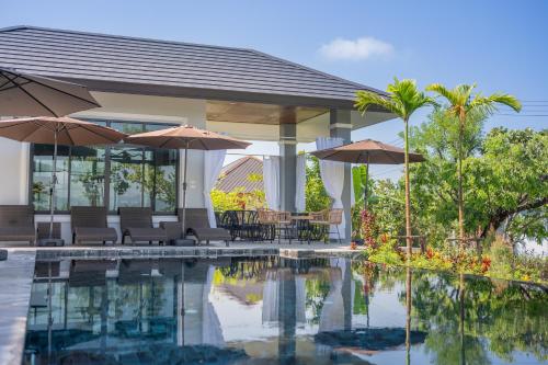 The garden pool villa resort at Doi Saket - 수영장