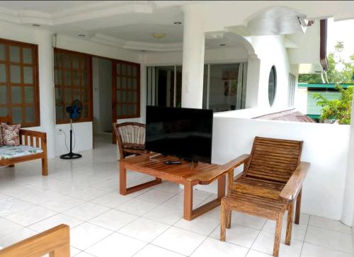 Attractions, Marquis gardenland and guest house in Loay