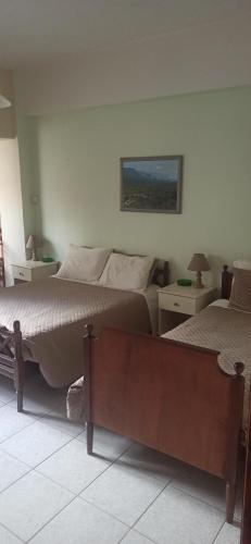 1 double bed, 1 twin bed