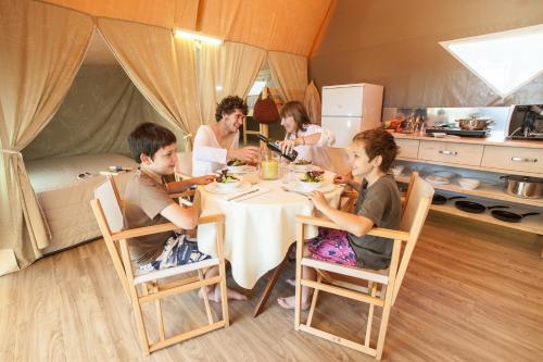 Camping Torre de la Mora