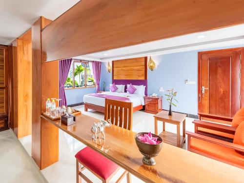 room detail thumbnail 0