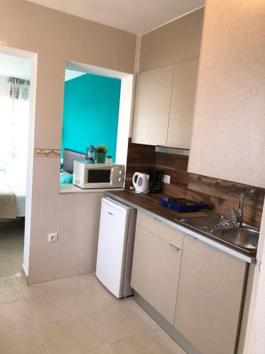 Studio with Sea View (2 Adults) image 1