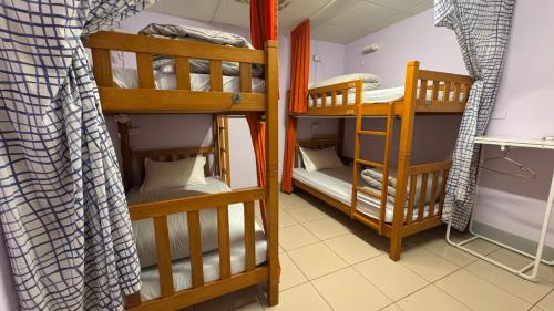 Triple Room with Shared Bathroom image 9