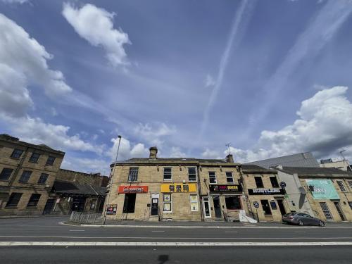 设施服务, 海伊活力公寓皇后门 (Hayy Vibrant Studios Queensgate) in 哈德斯菲尔德