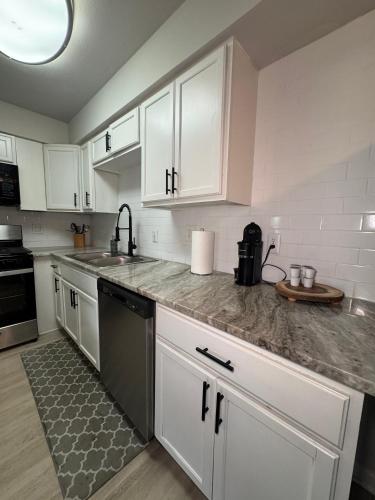 Downtown Dallas LUXE Urban Haven 1BD Retreat in Dallas, USA