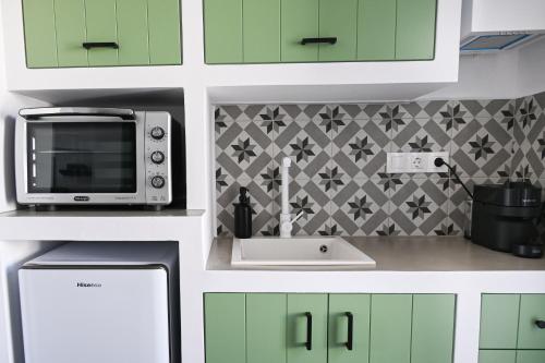 The Friend's House Milos in ตริพิตี